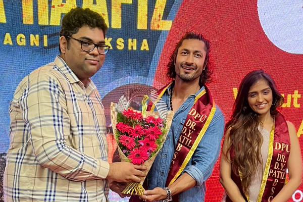 Vidyut Jammwal and Asees Kaur